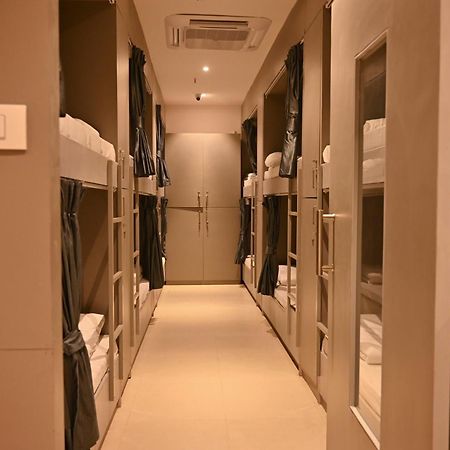 Bed & Bread Dormitory Bharuch المظهر الخارجي الصورة